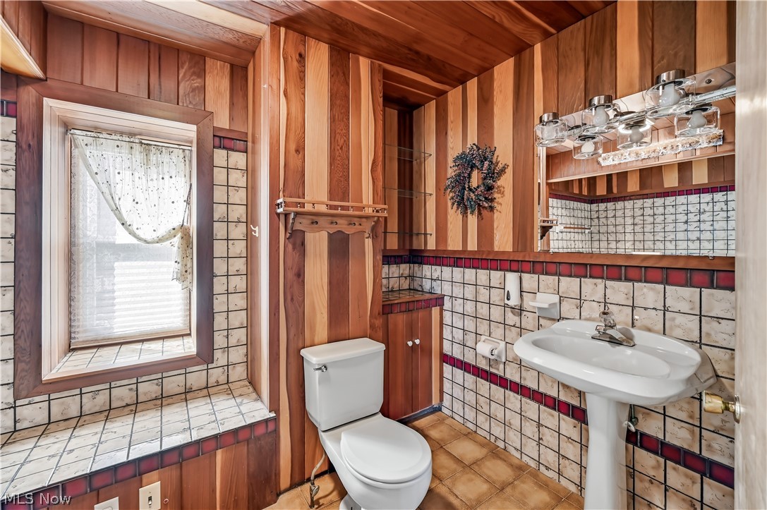 6122 Camp Boulevard Hanoverton OH 44423