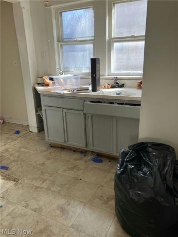 10213 Somerset Avenue Cleveland OH 44108