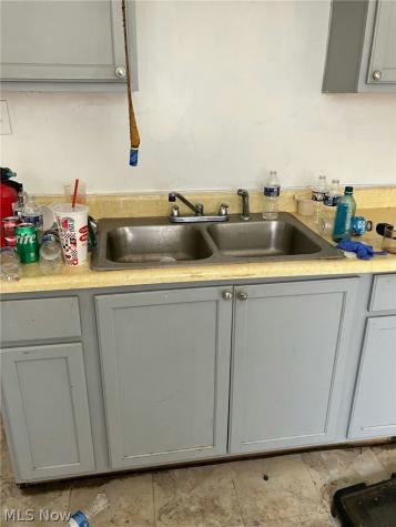 10213 Somerset Avenue Cleveland OH 44108