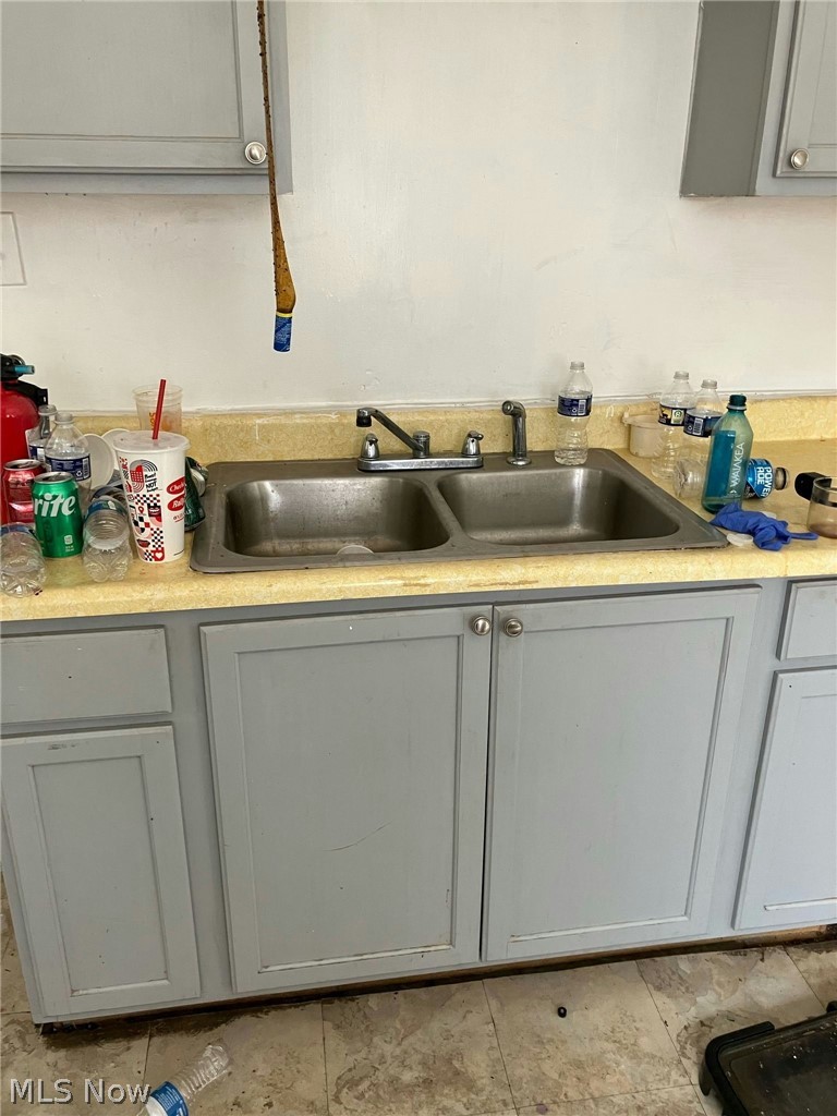 10213 Somerset Avenue Cleveland OH 44108