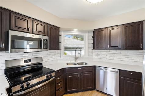 1270 Mallard Pond Circle Broadview Heights OH 44147