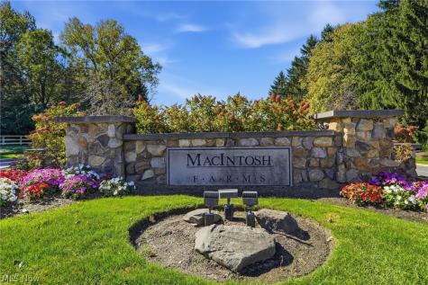1270 Mallard Pond Circle Broadview Heights OH 44147