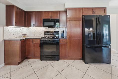 1251 Grenada Drive NE Canton OH 44714