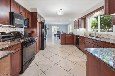 1251 Grenada Drive NE Canton OH 44714