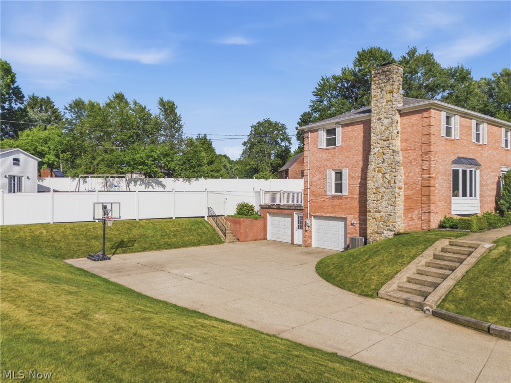 1251 Grenada Drive NE Canton OH 44714
