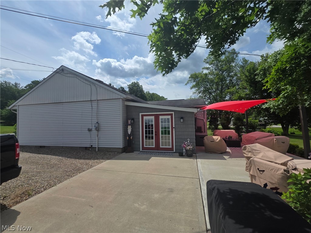 6338 S Water Street Extension SE Uhrichsville OH 44683