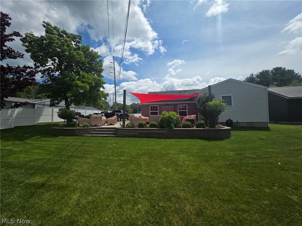 6338 S Water Street Extension SE Uhrichsville OH 44683