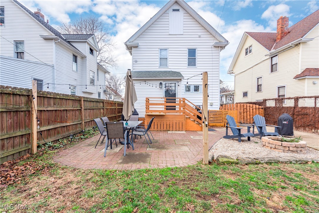 1283 Mathews Avenue Lakewood OH 44107