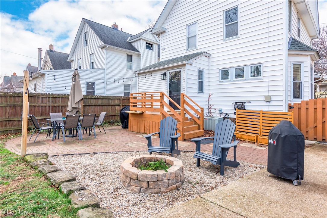 1283 Mathews Avenue Lakewood OH 44107