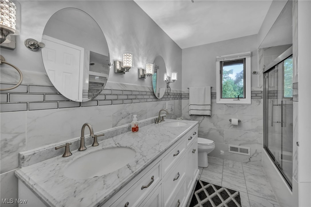 16577 State Road North Royalton OH 44133