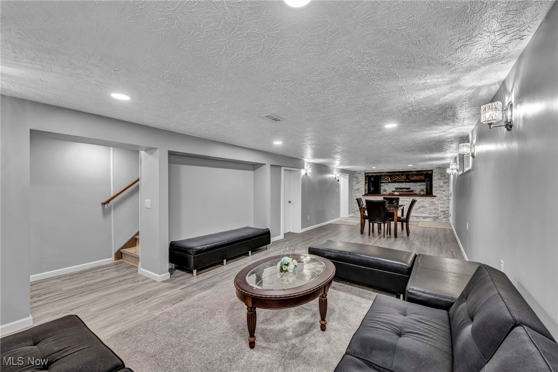 16577 State Road North Royalton OH 44133