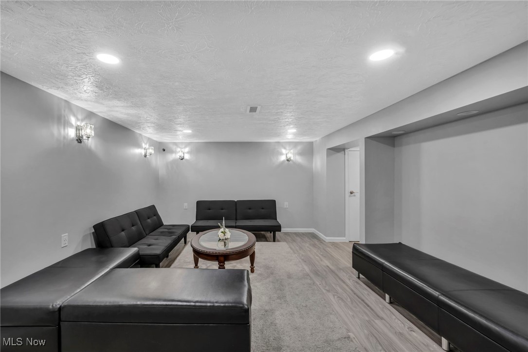 16577 State Road North Royalton OH 44133