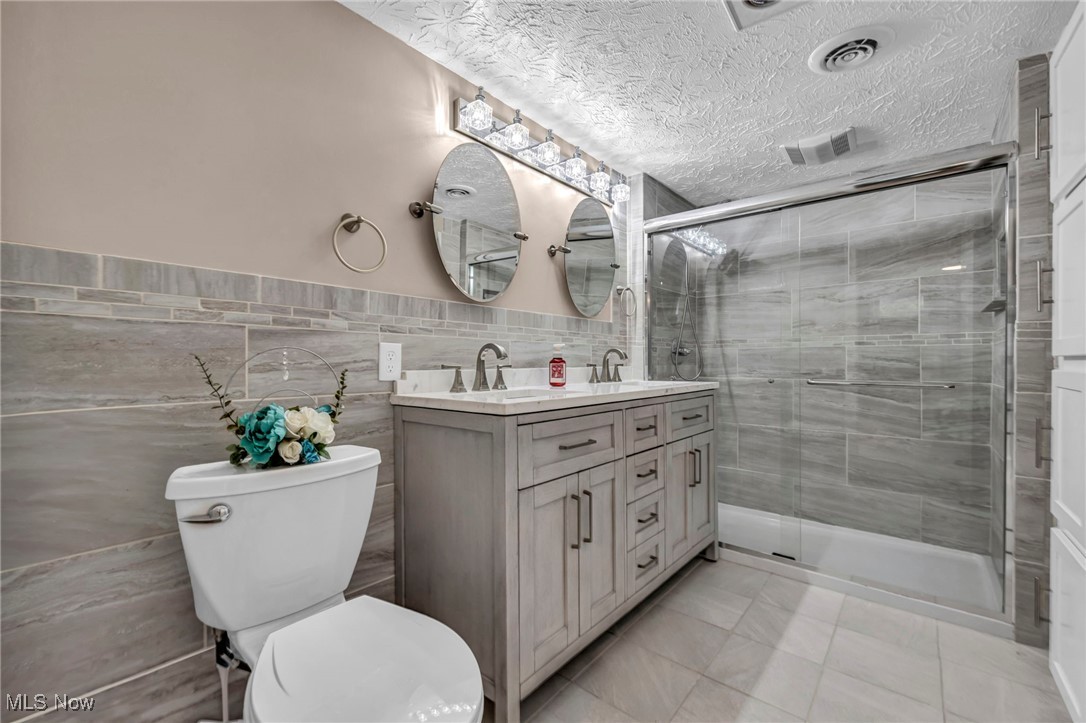 16577 State Road North Royalton OH 44133