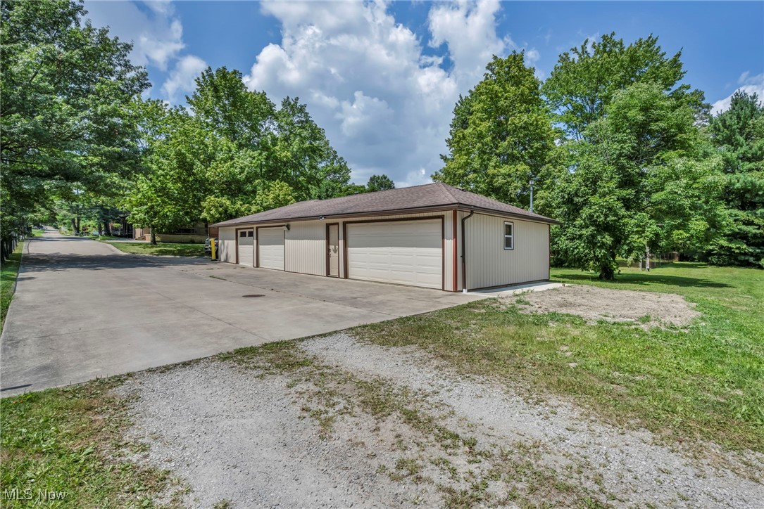 16577 State Road North Royalton OH 44133