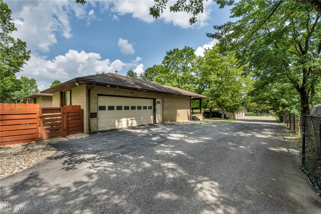 16577 State Road North Royalton OH 44133