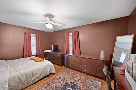 1748 Saratoga Avenue Cleveland OH 44109