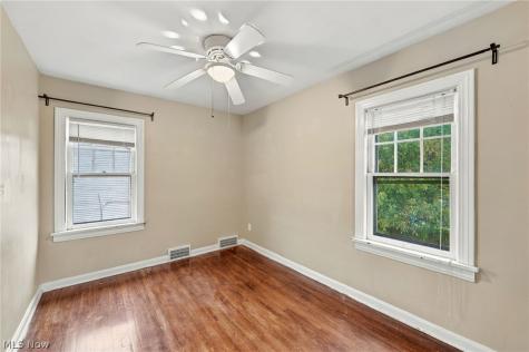 1748 Saratoga Avenue Cleveland OH 44109