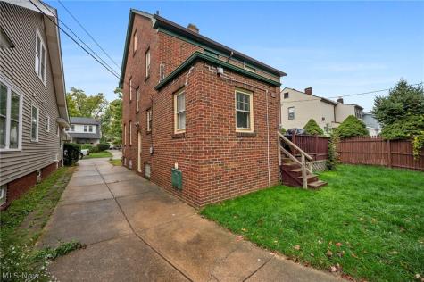 1748 Saratoga Avenue Cleveland OH 44109