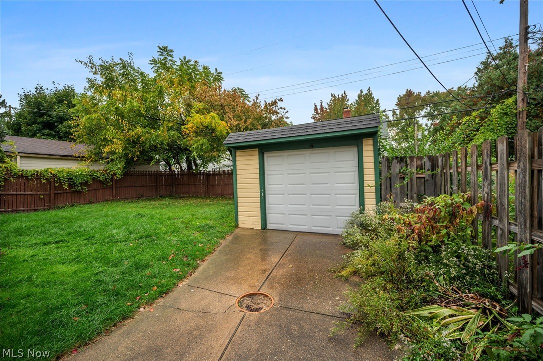 1748 Saratoga Avenue Cleveland OH 44109