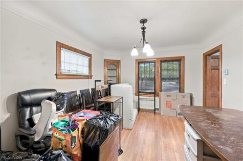 1748 Saratoga Avenue Cleveland OH 44109
