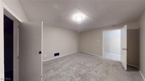 7815 Eve Avenue Cleveland OH 44102