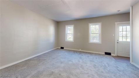 7815 Eve Avenue Cleveland OH 44102