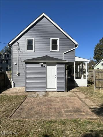 7815 Eve Avenue Cleveland OH 44102