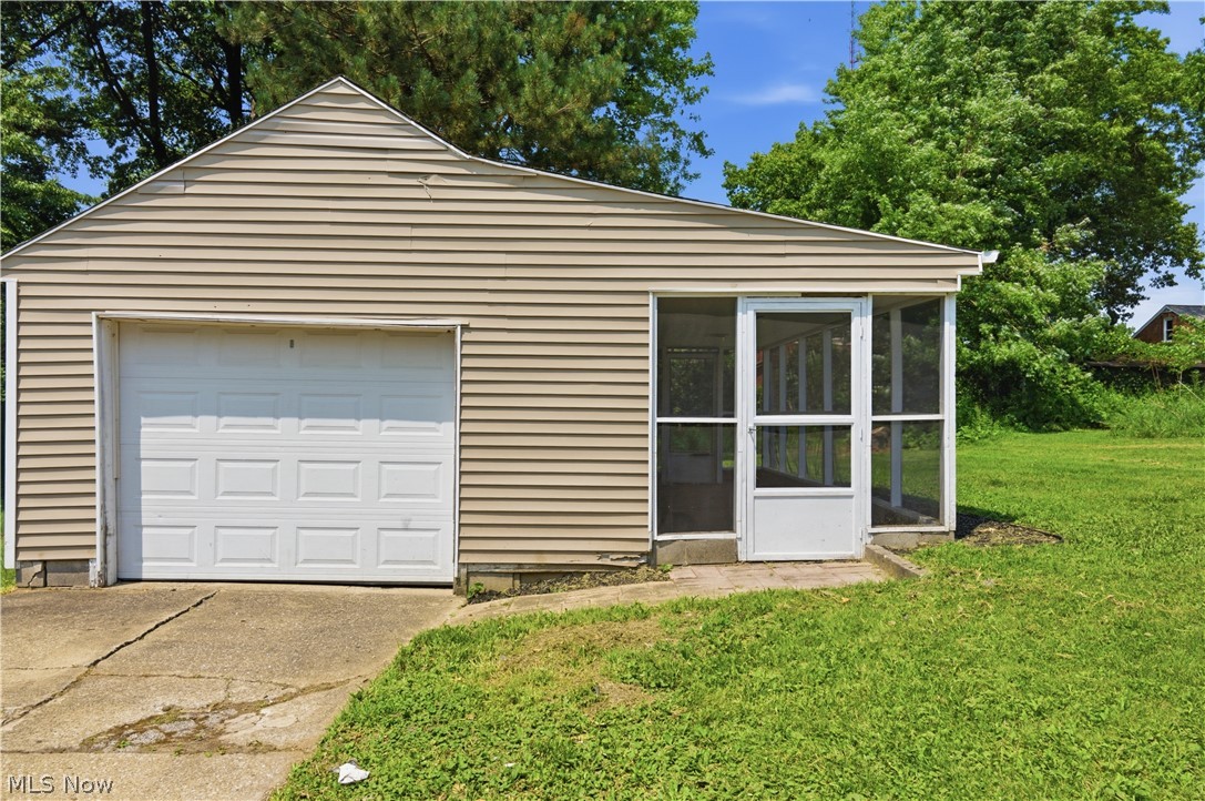 734 Pasadena Avenue Youngstown OH 44502