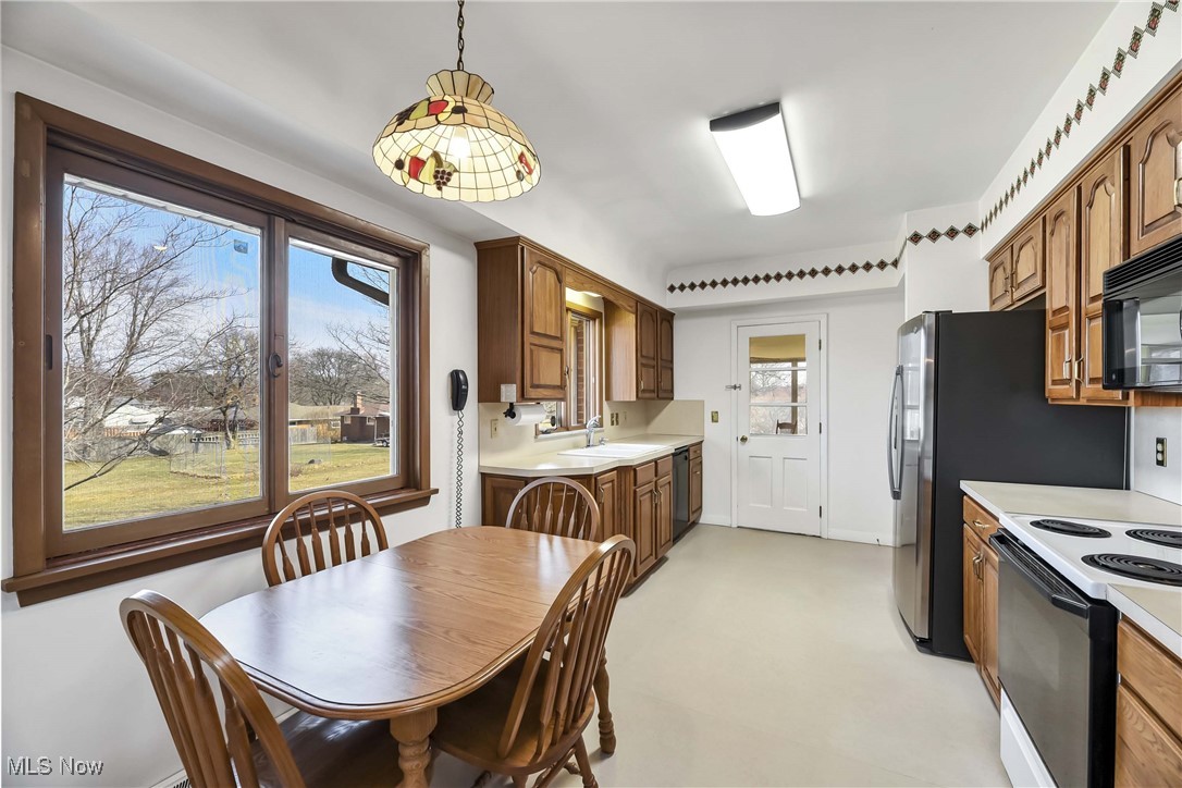 2396 Hillcrest Lane Parma OH 44134