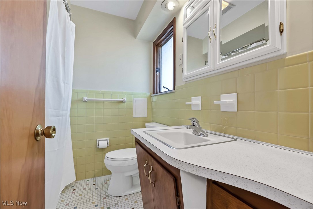 2396 Hillcrest Lane Parma OH 44134