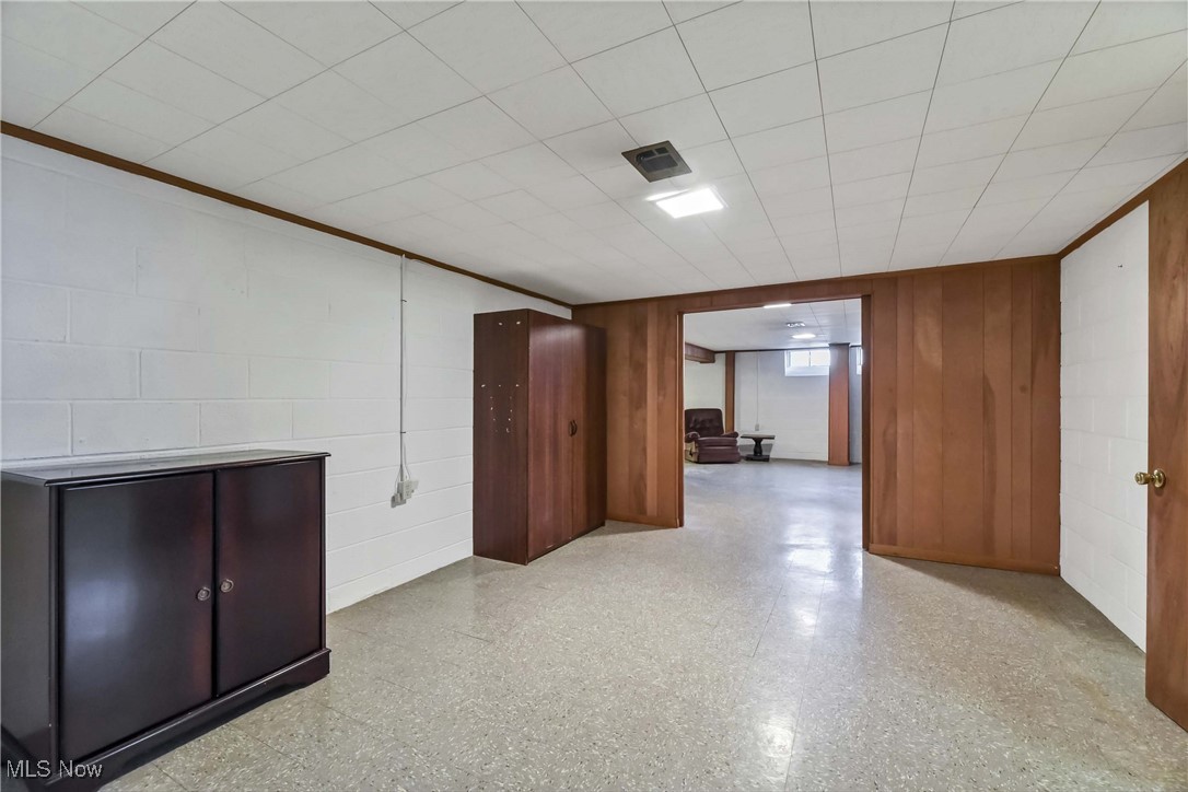 2396 Hillcrest Lane Parma OH 44134