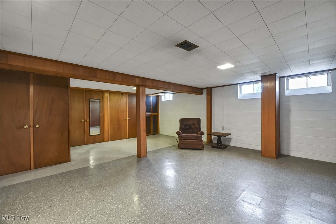 2396 Hillcrest Lane Parma OH 44134