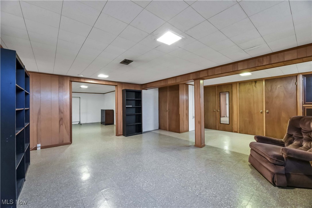 2396 Hillcrest Lane Parma OH 44134