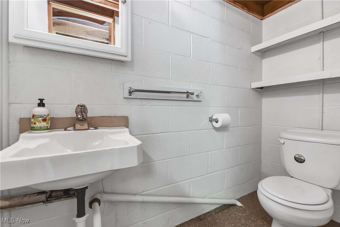 2396 Hillcrest Lane Parma OH 44134