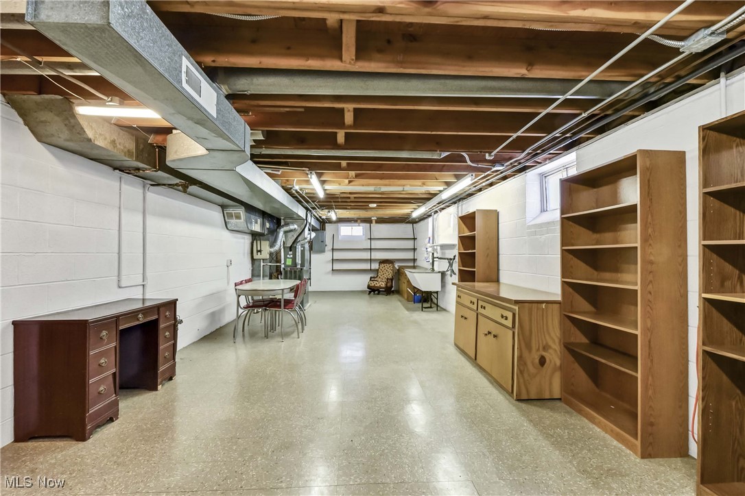 2396 Hillcrest Lane Parma OH 44134