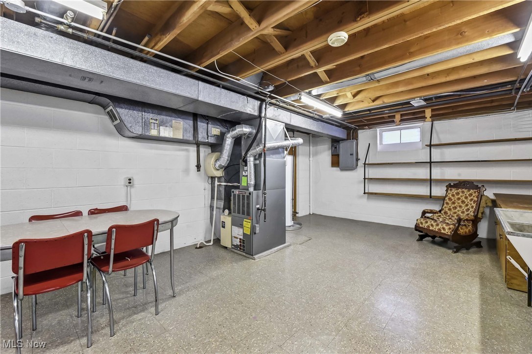 2396 Hillcrest Lane Parma OH 44134