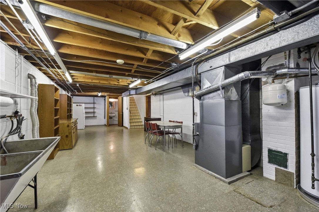 2396 Hillcrest Lane Parma OH 44134