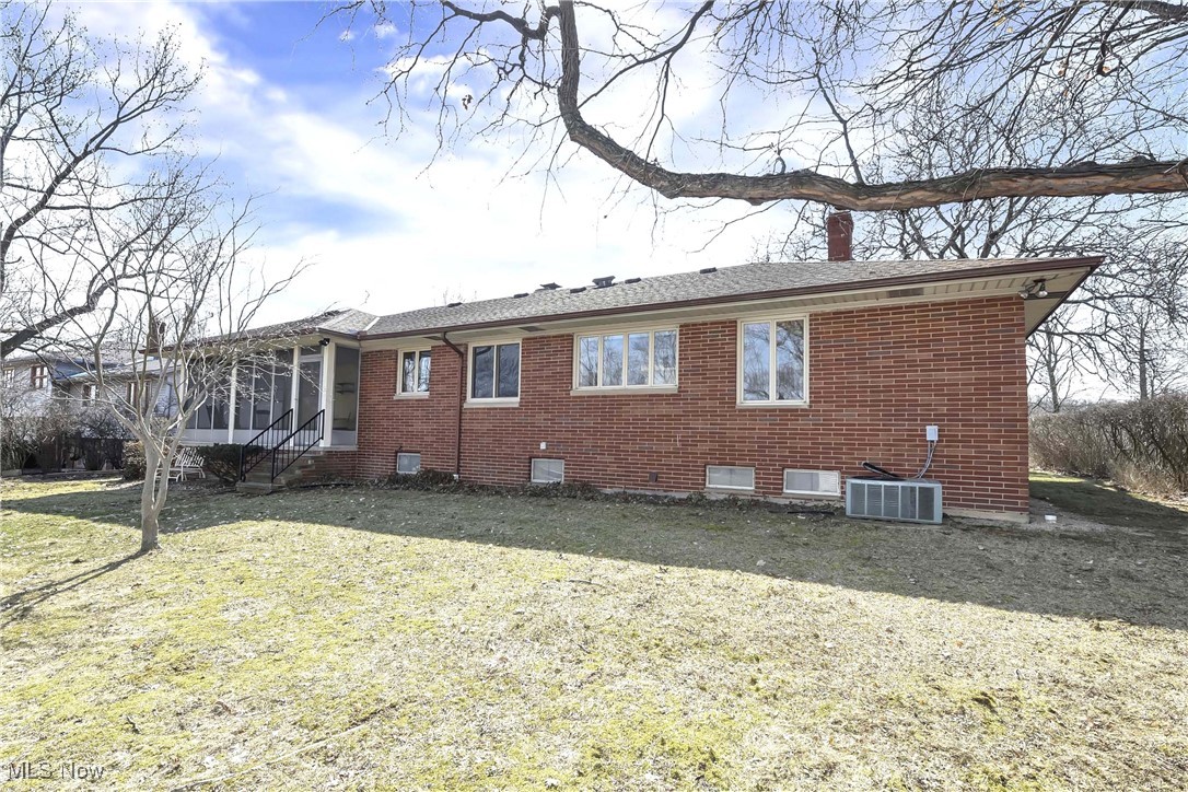 2396 Hillcrest Lane Parma OH 44134