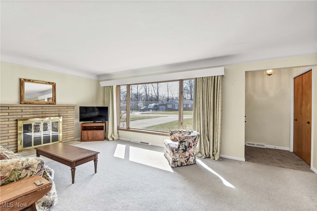 2396 Hillcrest Lane Parma OH 44134