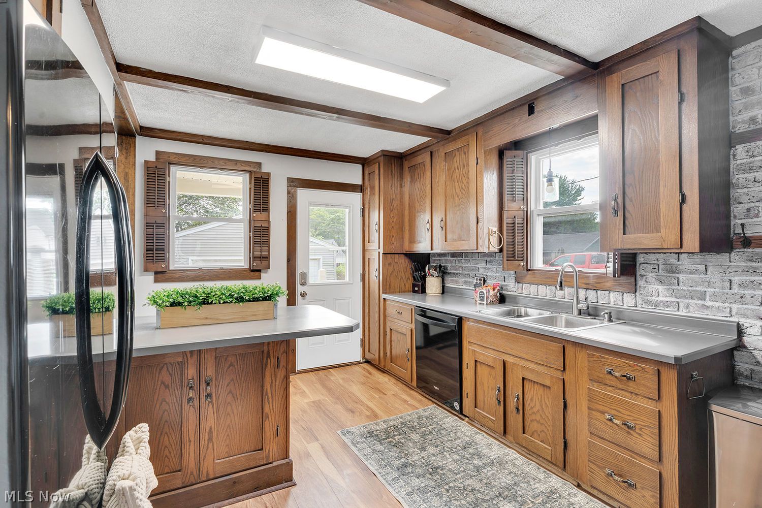 419 Hayes Avenue Mcdonald OH 44437