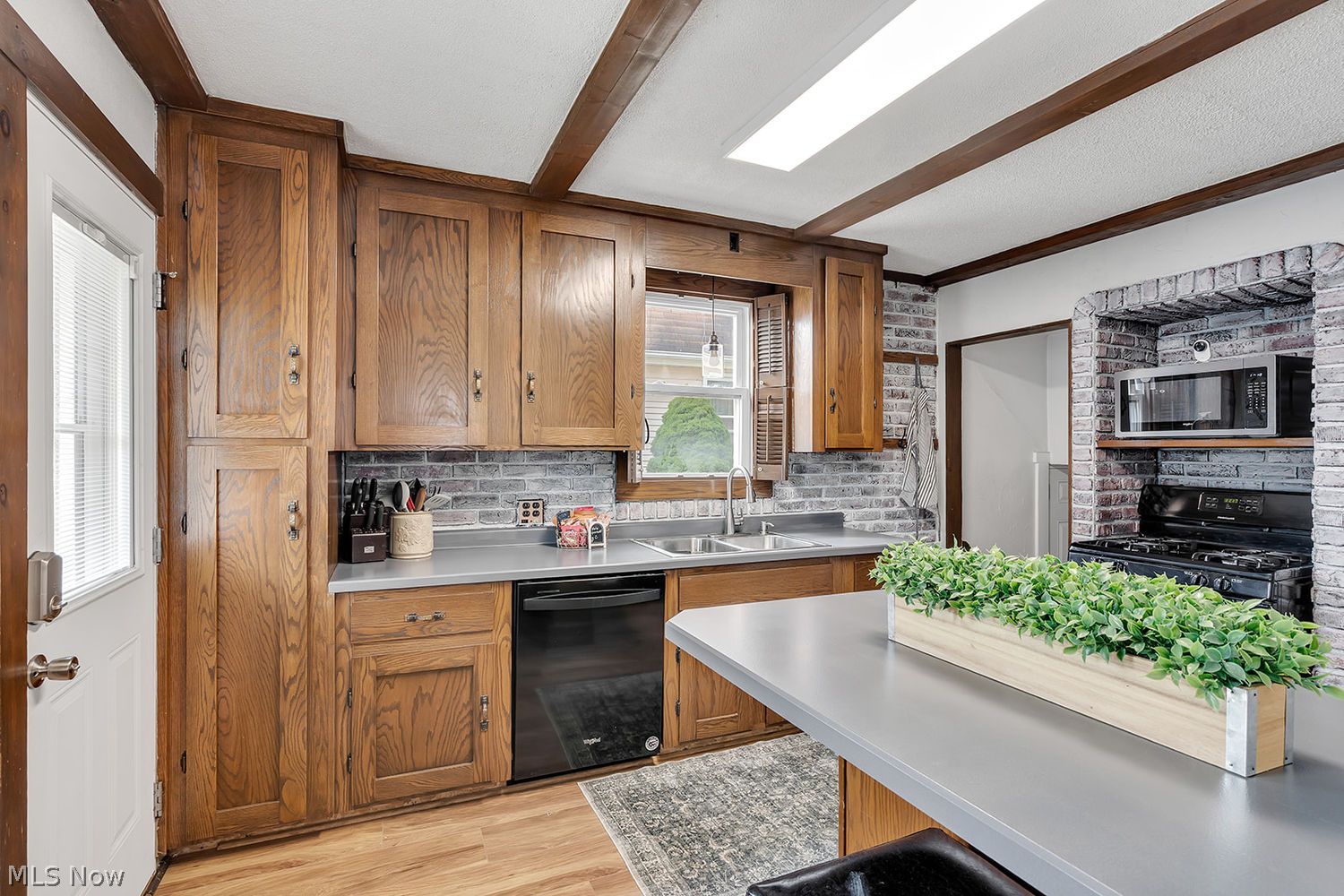 419 Hayes Avenue Mcdonald OH 44437