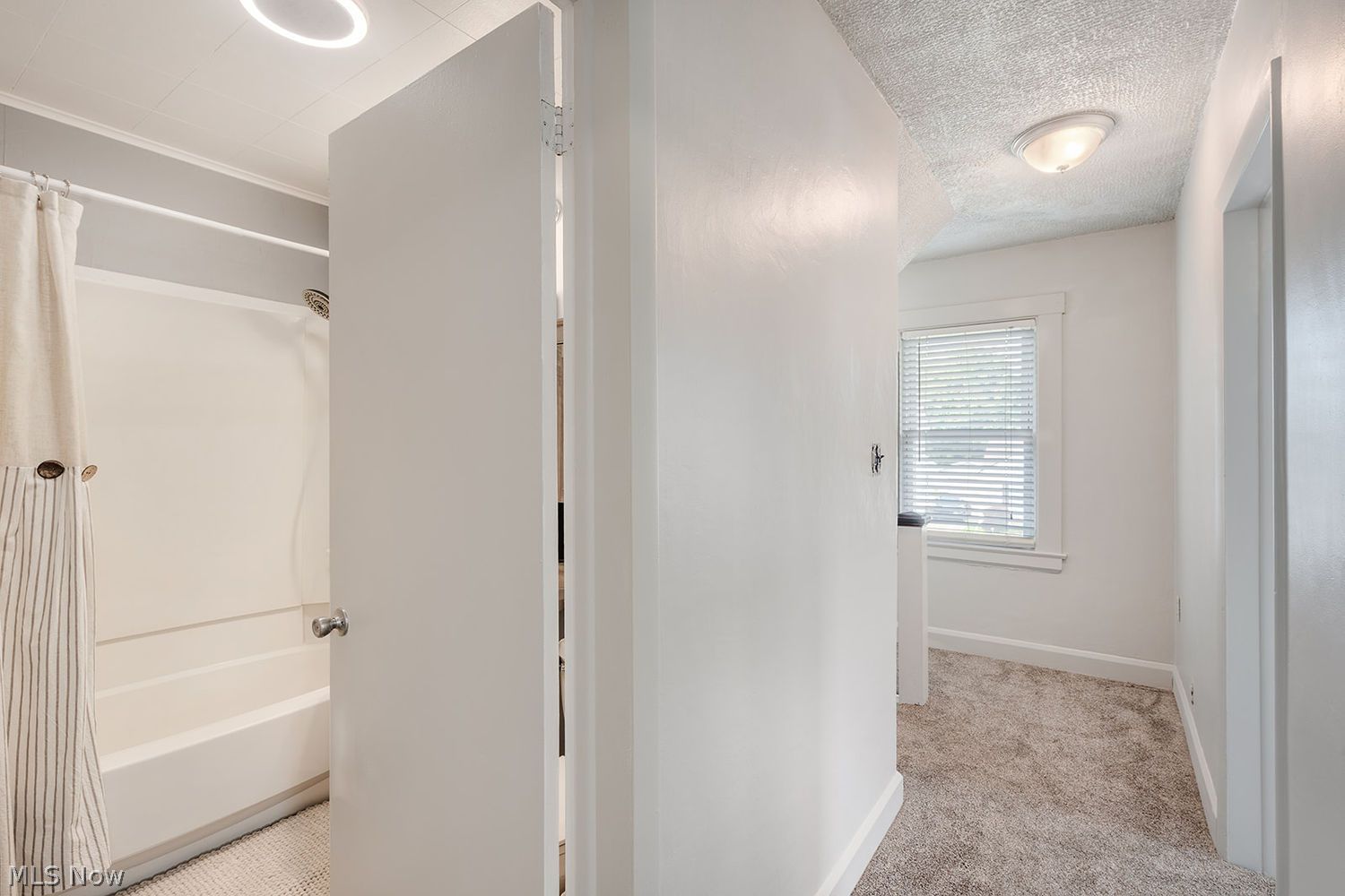 419 Hayes Avenue Mcdonald OH 44437