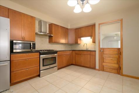 32204 Glen Arden Drive Willowick OH 44095