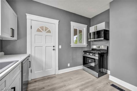 1009 W 10th Street Lorain OH 44052