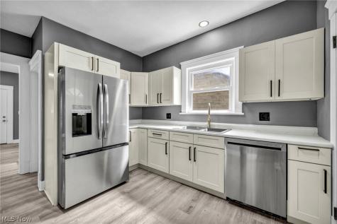 1009 W 10th Street Lorain OH 44052