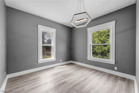 1009 W 10th Street Lorain OH 44052