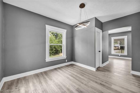 1009 W 10th Street Lorain OH 44052