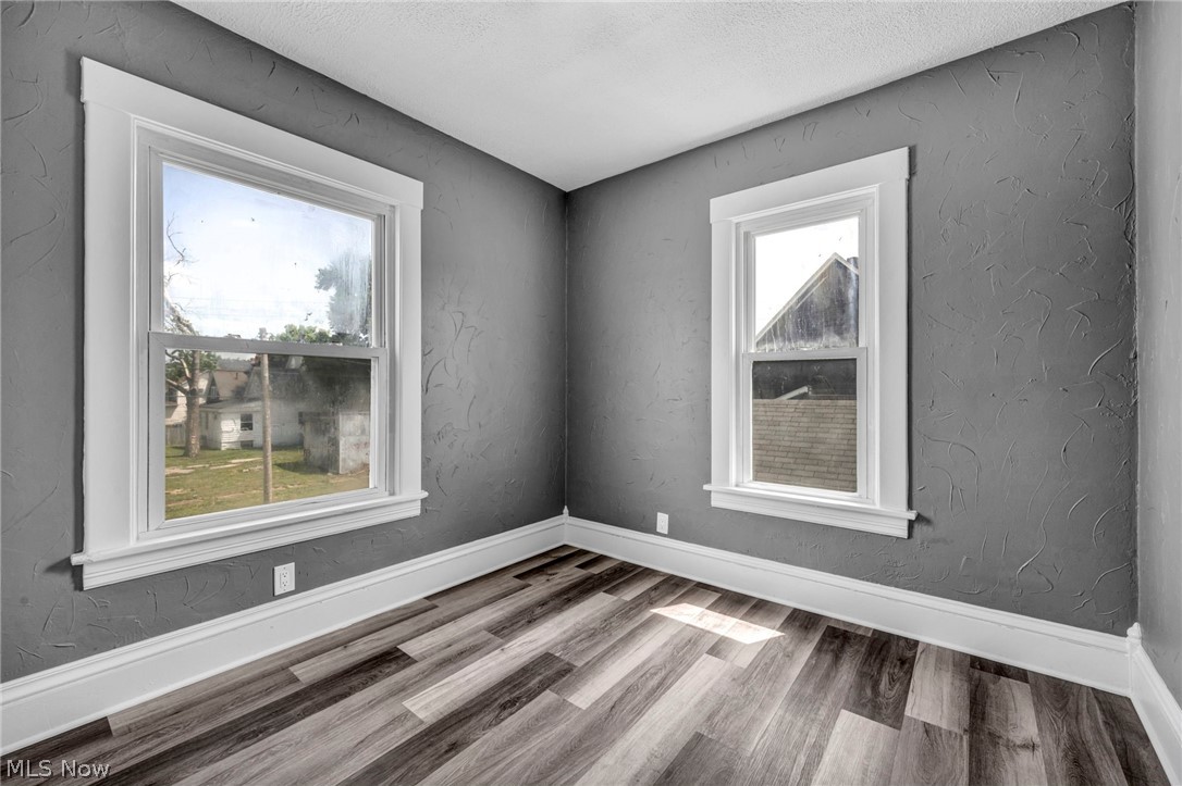 1009 W 10th Street Lorain OH 44052