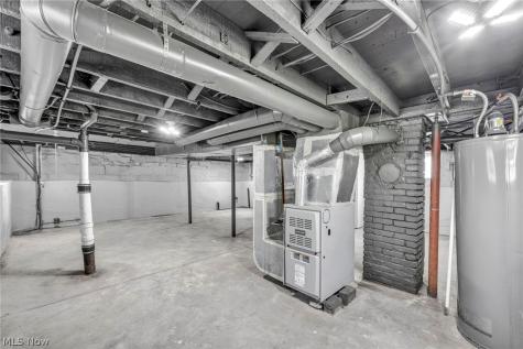 1009 W 10th Street Lorain OH 44052