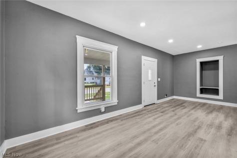 1009 W 10th Street Lorain OH 44052